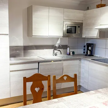 Apartment A Notre-dame-de-bellecombe, 2 Chambres, 6 Pers, Cuisine Equipee - Fr-1-807-59 *